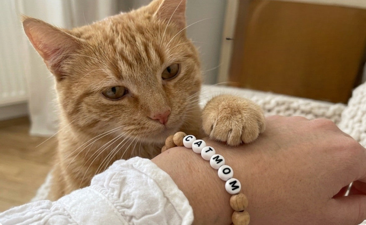 kater-kasimir-catmom-armband-holzperlen-handgekn-pft image 2